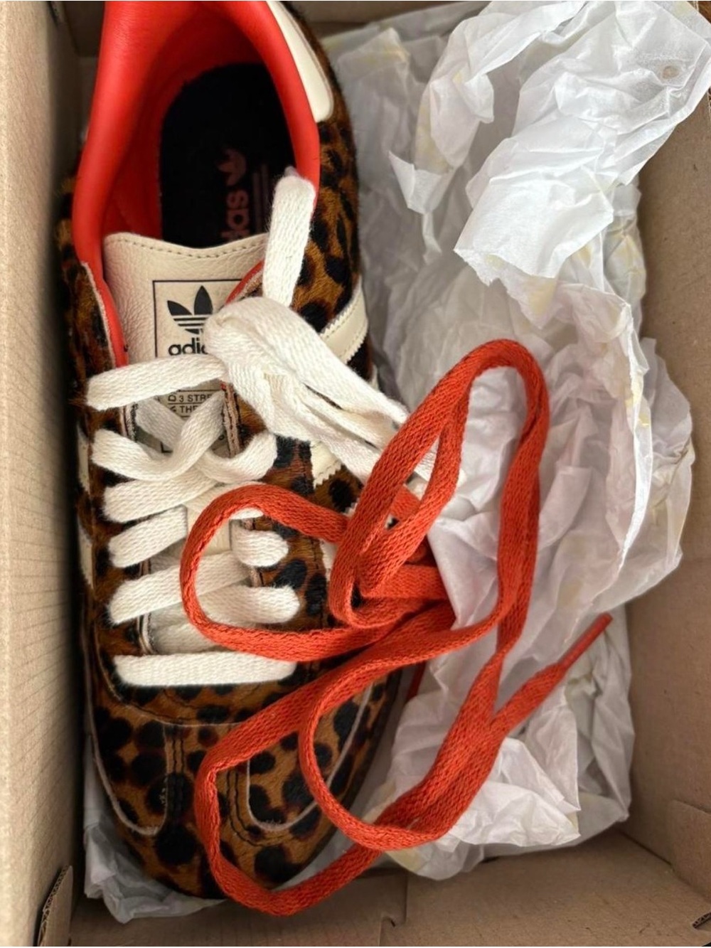 Adidas sambas women’s OG Leopard Print with Red Accents SIZE 5.5 ..brand new - Picture 6 of 6
